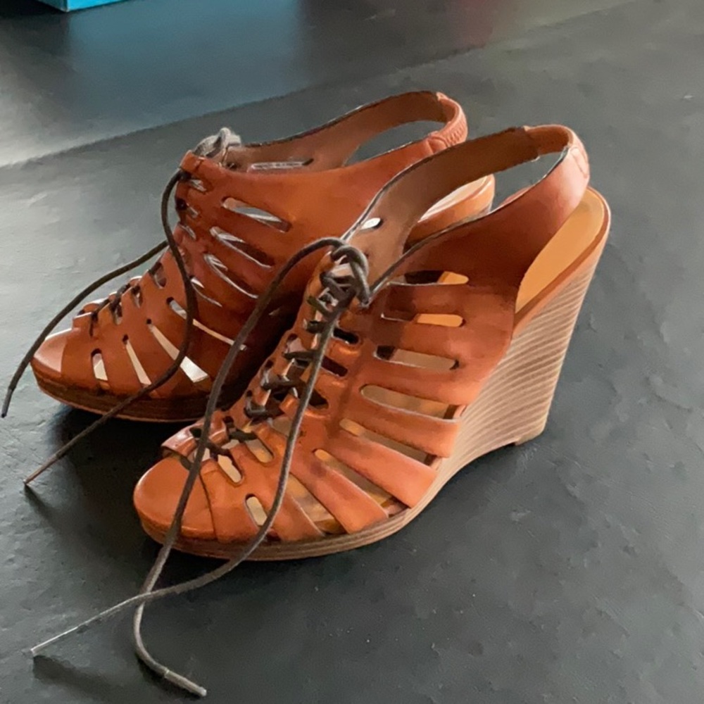 Stylish Women's Wedge Sandals - Woodbury